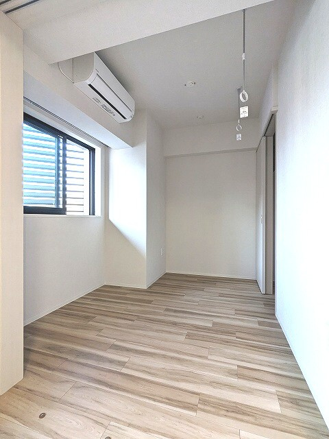 ONE ROOF RESIDENCE上野御徒町の設備|4.2帖洋室、エアコン3台付、インターネット無料