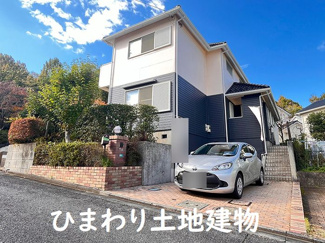 【外観】 | 厚木市森の里5丁目 中古戸建て | 外壁塗装済　角地　南東側約6ｍ・南西側約10ｍ各公道