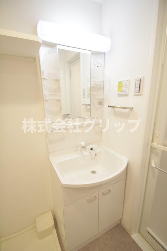 MAXIV横浜大通公園の独立洗面台