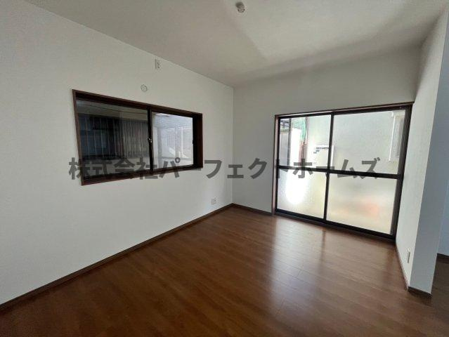 長尾元町7丁目戸建　賃貸の居間・リビング|居間です