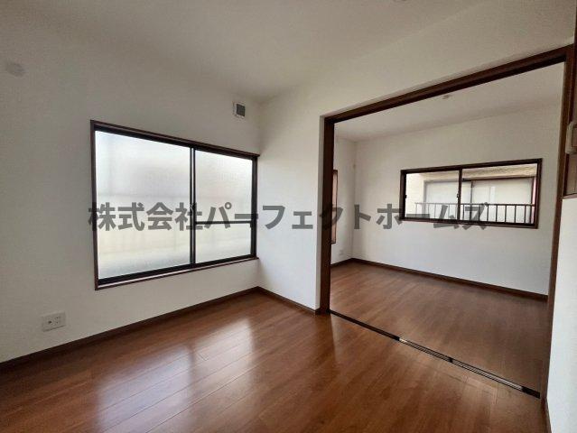 長尾元町7丁目戸建　賃貸の洋室|広々とした洋室です