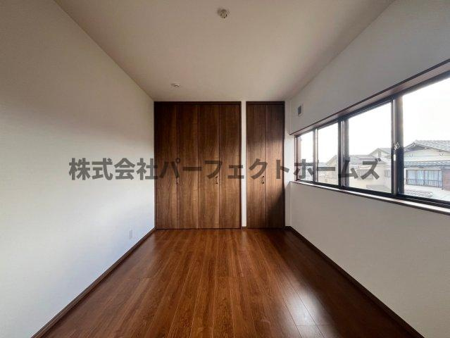 長尾元町7丁目戸建　賃貸の洋室|明るい洋室です