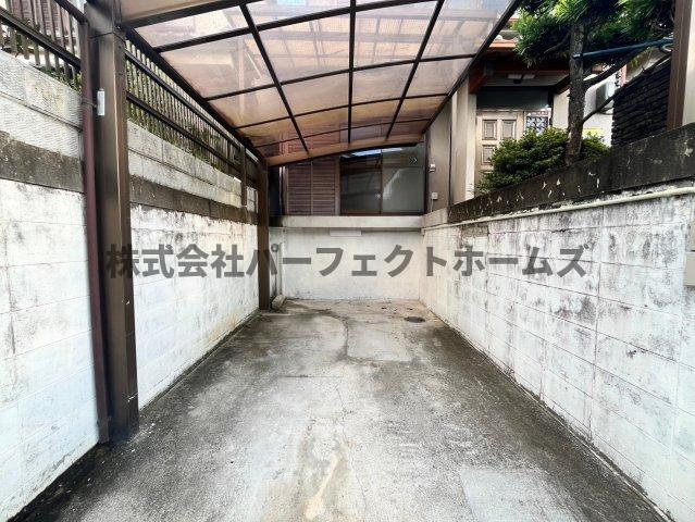 長尾元町7丁目戸建　賃貸の駐車場|W2600 H2400 D3750