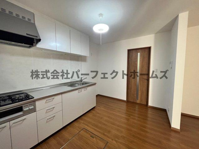 長尾元町7丁目戸建　賃貸の居間・リビング|ゆったり過ごせるリビングです