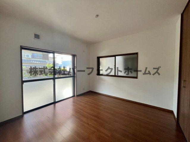 長尾元町7丁目戸建　賃貸の洋室|広々とした洋室です