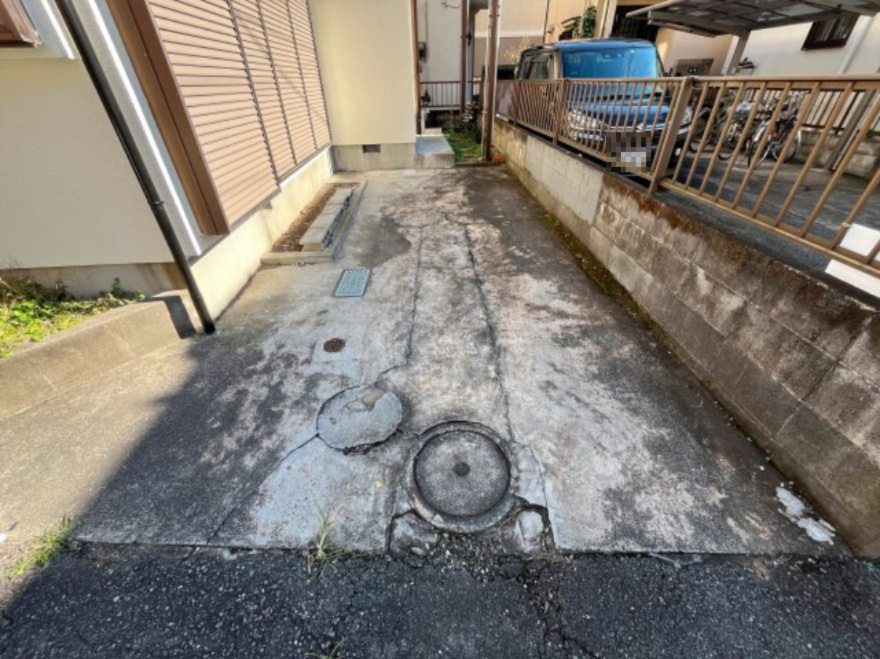 祝　成約済み　八王子市　暁町　中古戸建の駐車場|駐車スペースあり。～仲介手数料無料☆八王子ひなた不動産～八王子市暁町　中古戸建