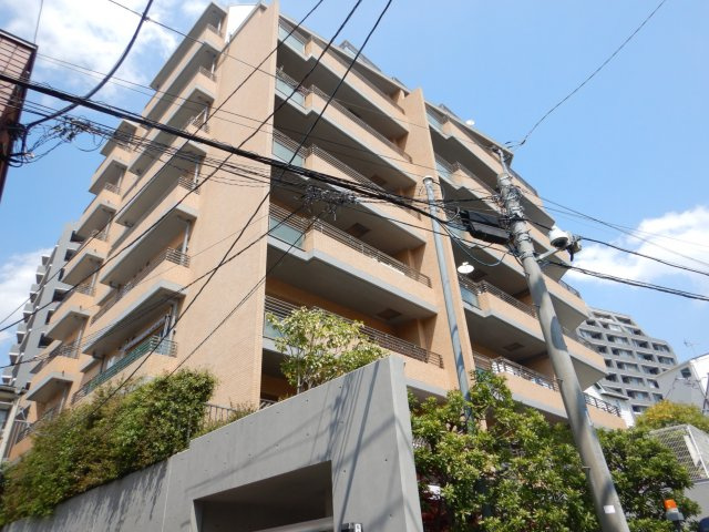 クレッセント新宿ウエストヒルズの外観