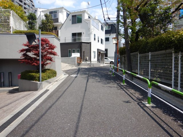 クレッセント新宿ウエストヒルズの周辺