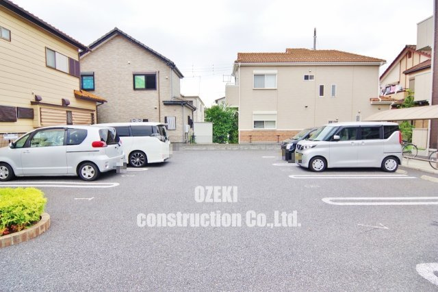 ラ　ルーチェの駐車場