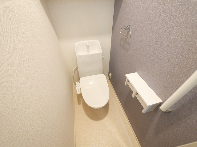 アルドーレのトイレ|ゆったりとした空間のトイレです