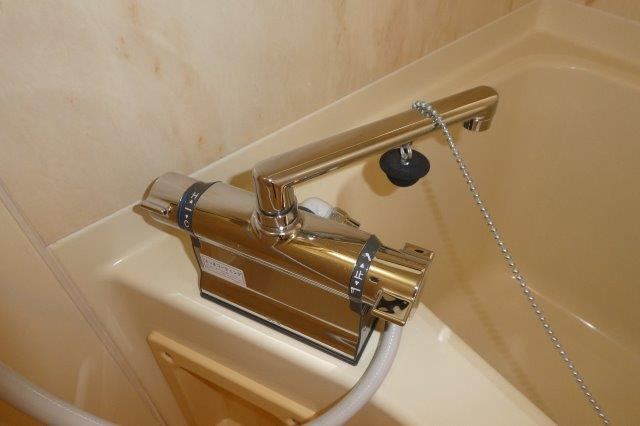 倉敷市大内のアパートのキッチン|サーモスタッド付き水栓