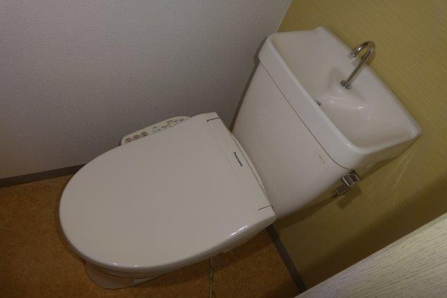 倉敷市大内のアパートのトイレ|ウォシュレット