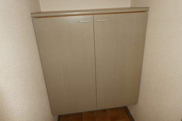 倉敷市大内のアパートの内装|シューズボックス