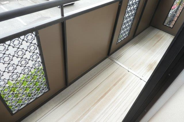 倉敷市大内のアパートのバルコニー