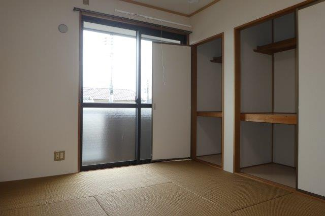 倉敷市大内のアパートの洋室