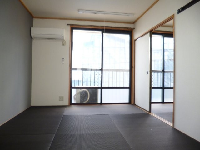 倉敷市川入のアパートの居間・リビング|和室（モダン畳）