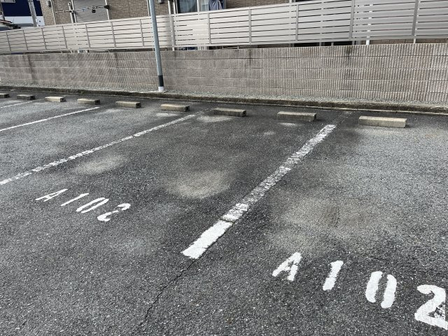 セジュール北八代　B棟の駐車場