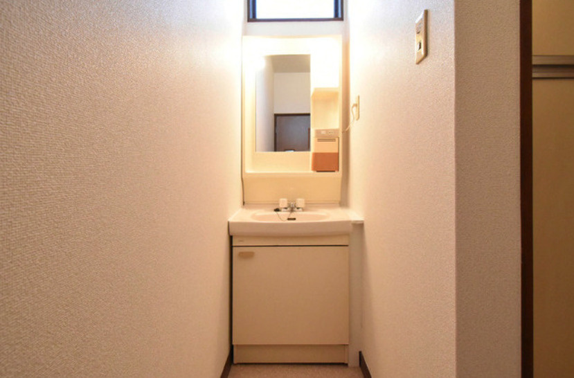 タプロコート参番館の独立洗面台|独立洗面台、朝の身支度には欠かせません