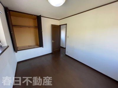 【洋室】 | 八街市滝台・中古戸建 | ２階 洋室６帖