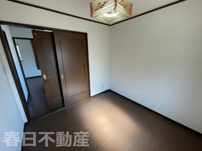 【洋室】 | 八街市滝台・中古戸建 | 納戸 約4.5帖