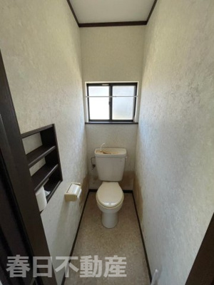 【トイレ】 | 八街市滝台・中古戸建 | ２階 トイレ