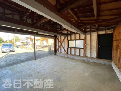 【その他】 | 八街市滝台・中古戸建 | シャッター付ガレージ