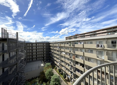 【展望】 | 吉祥院ガーデンハイツA棟 | ９階建ての7階部分なので《眺望》は良好です。気持ちの良い風が感じられます。