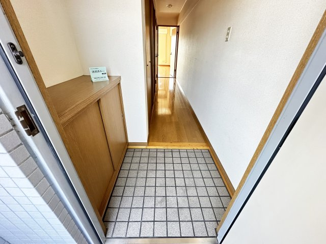 メゾンふだばの玄関