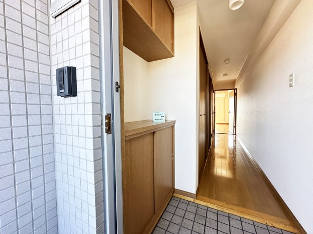 メゾンふだばの玄関