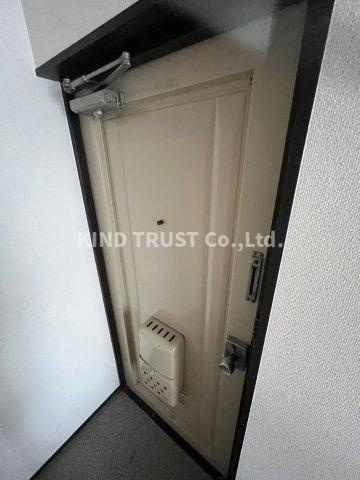 カエデハイツの玄関|落ち着いた玄関です