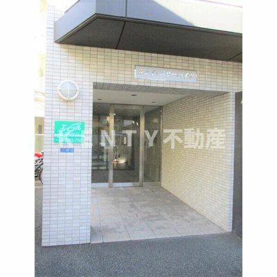 【エントランス】 | ジェイ・スリーハイツ | ゆとりのあるエントランスです