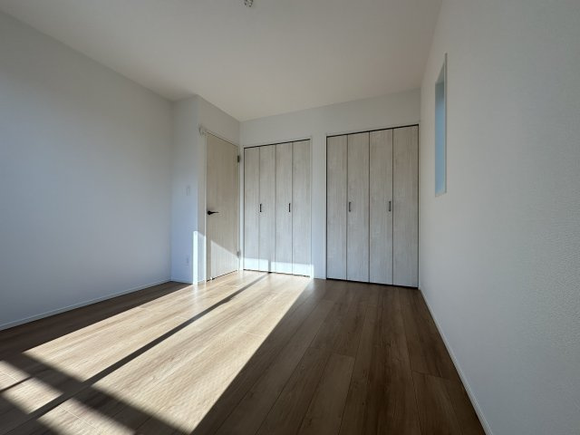 高知市桟橋通５期３棟 2号棟の洋室