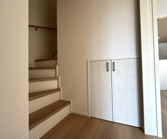 高知市桟橋通５期３棟 2号棟の玄関