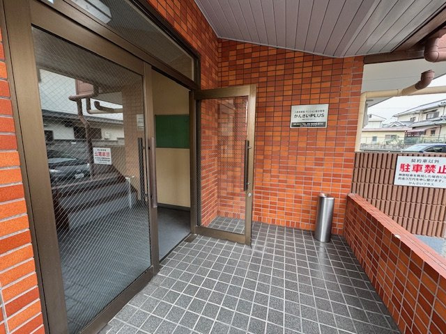 ラ・シャンブル福田1号館のエントランス