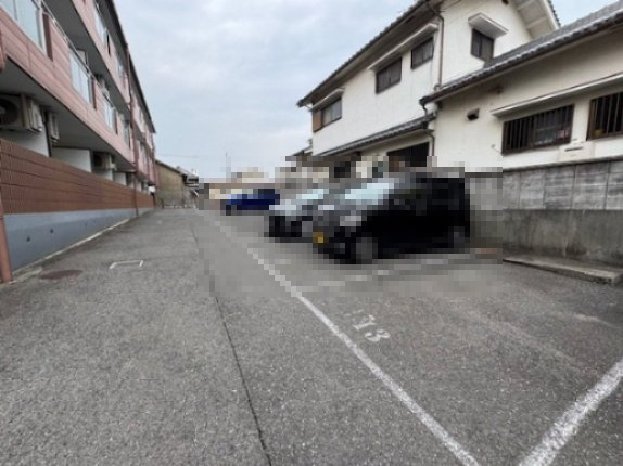 ラ・シャンブル福田1号館の駐車場