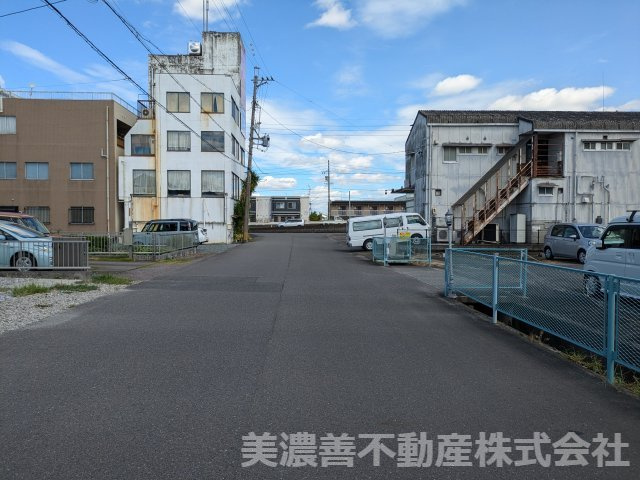 ５０７１８　岐阜市細畑野寄土地の前面道路含む現地写真