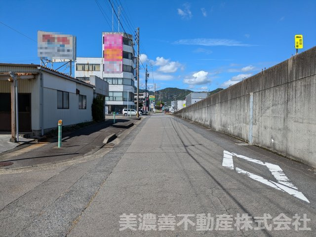 ５０７１８　岐阜市細畑野寄土地の前面道路含む現地写真