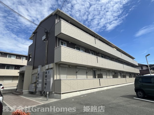 ノア東山B棟の外観