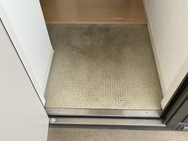ノア東山B棟の玄関