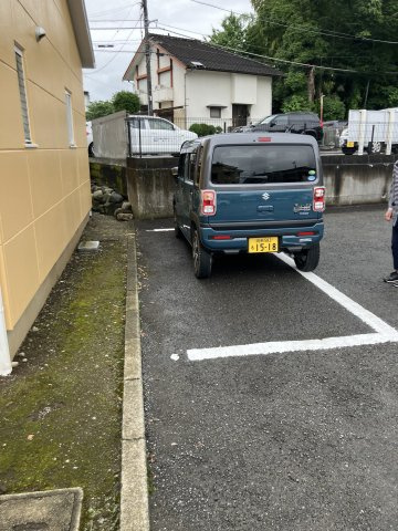 松田惣領テナントの駐車場
