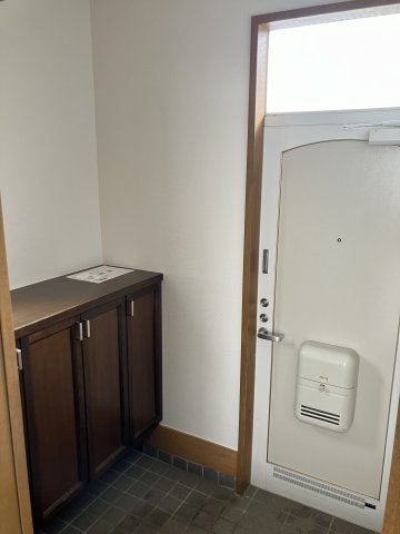 松田惣領テナントの玄関