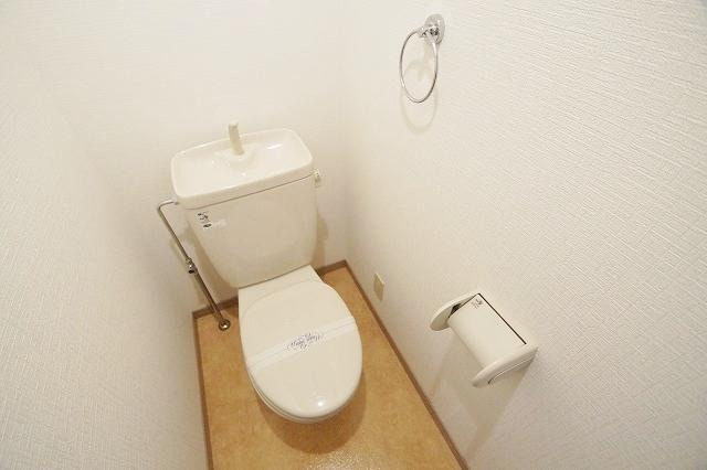 【トイレ】 | 仲介手数料半額！HPに初期費用掲載「プライスホーム」で検索！クレベール博多 | 物件の画像8