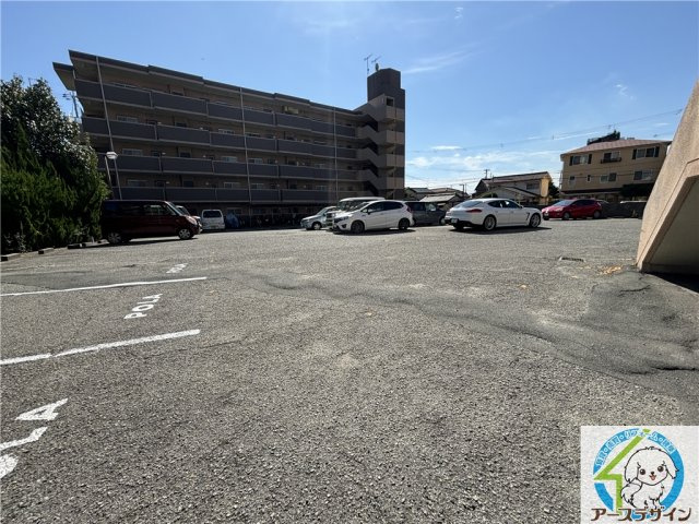 リアライズ加古川Ⅰの駐車場