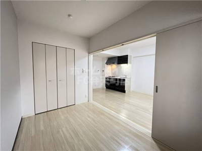 【寝室】 | レクシア千代崎 | 寝室にいかがでしょうか