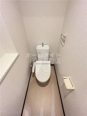 【トイレ】 | レクシア千代崎 | ゆったりとした空間のトイレです