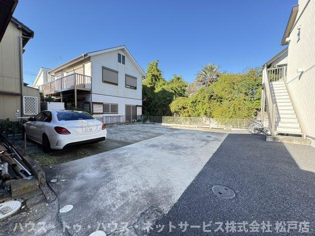 アイビス の駐車場