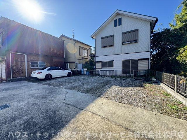 アイビス の駐車場