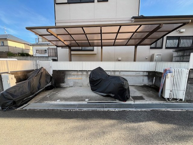 荘園町貸家の駐車場