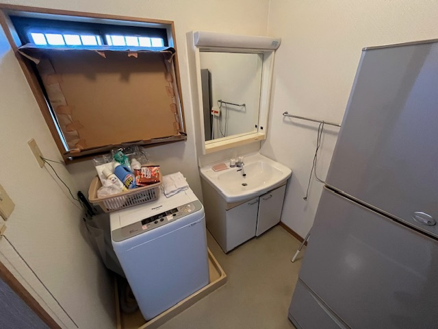 荘園町貸家の独立洗面台