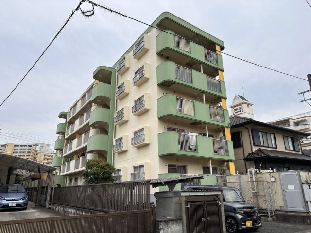エメラルドマンション西戸崎の外観